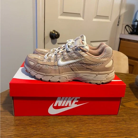 Nike P-6000 PRM sneakers mens 9, womens 10.5 - Picture 1 of 4